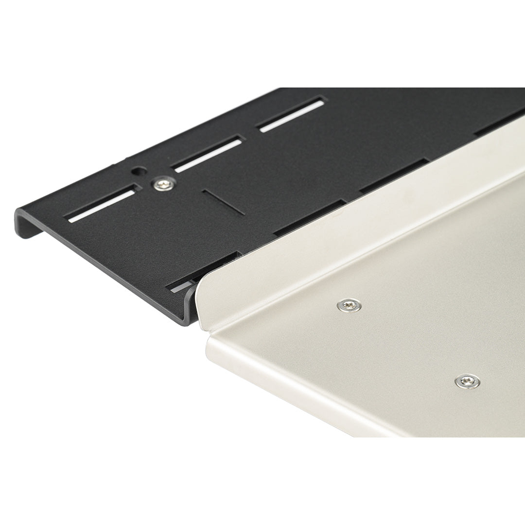 Heusinkveld baseplate surface finish and build quality detail