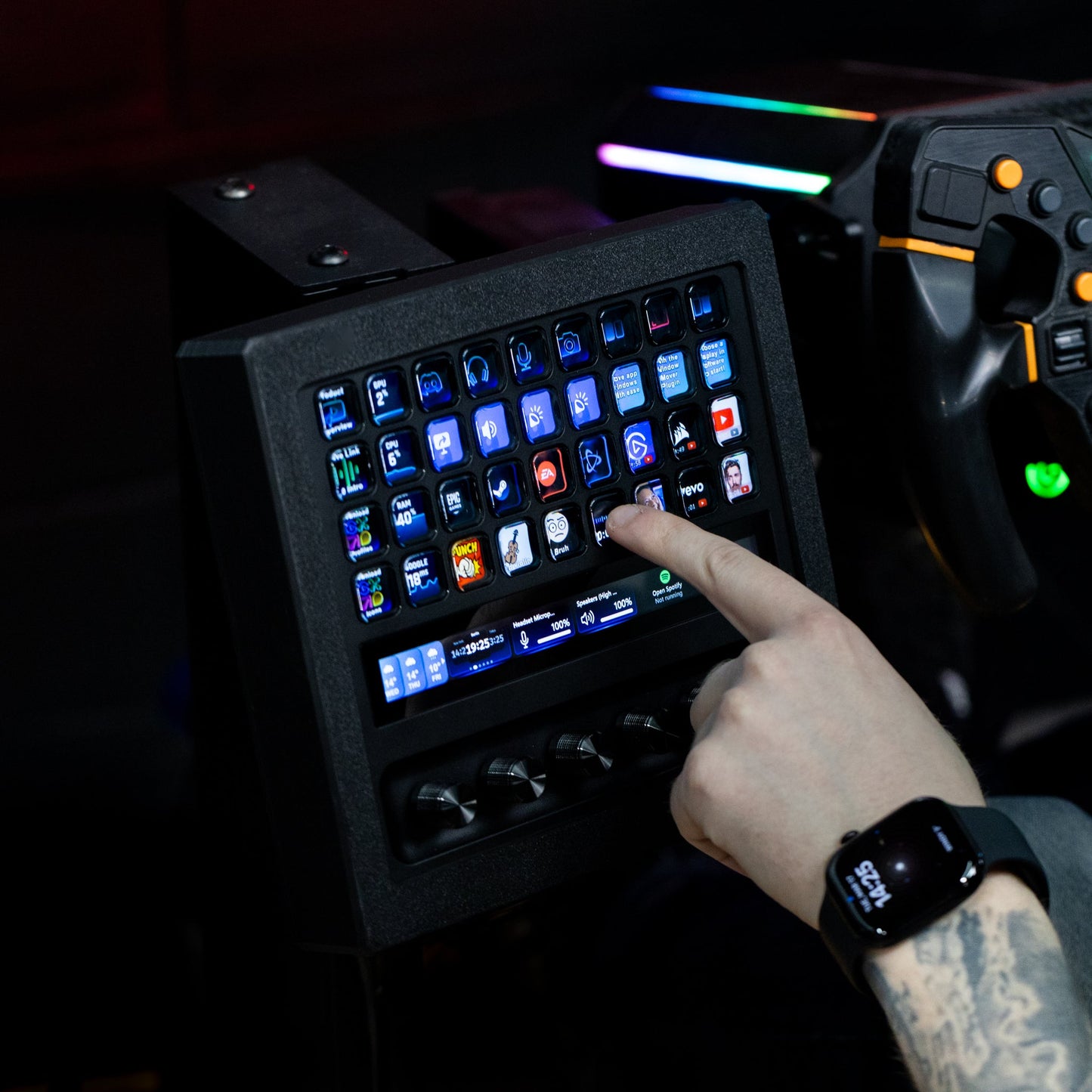 SimSportGadget Stream Deck Plus XL Enclosure – premium metal swivel arm