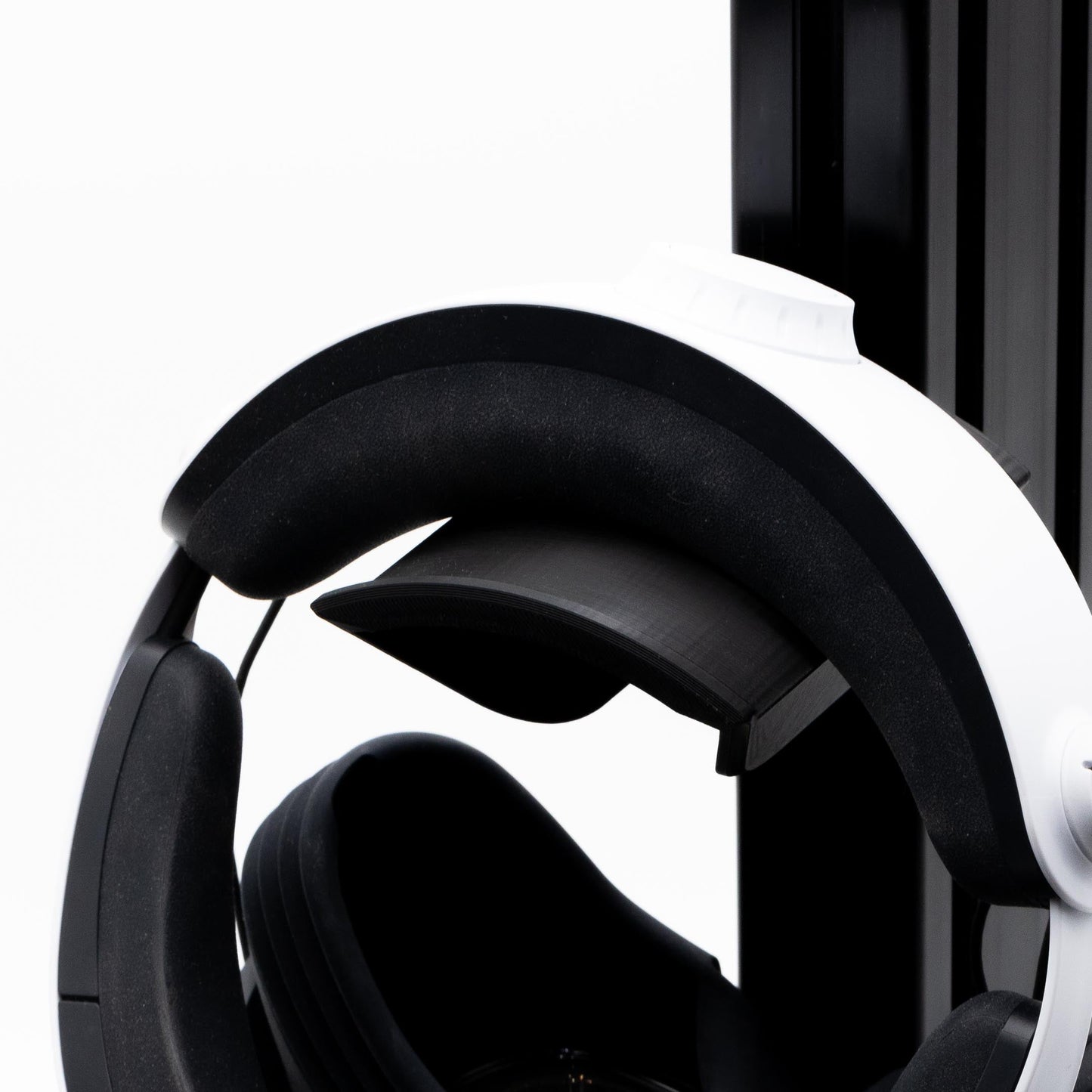 SimSportGadget VR Headset Mount – VR storage solution for flight simulation rigs