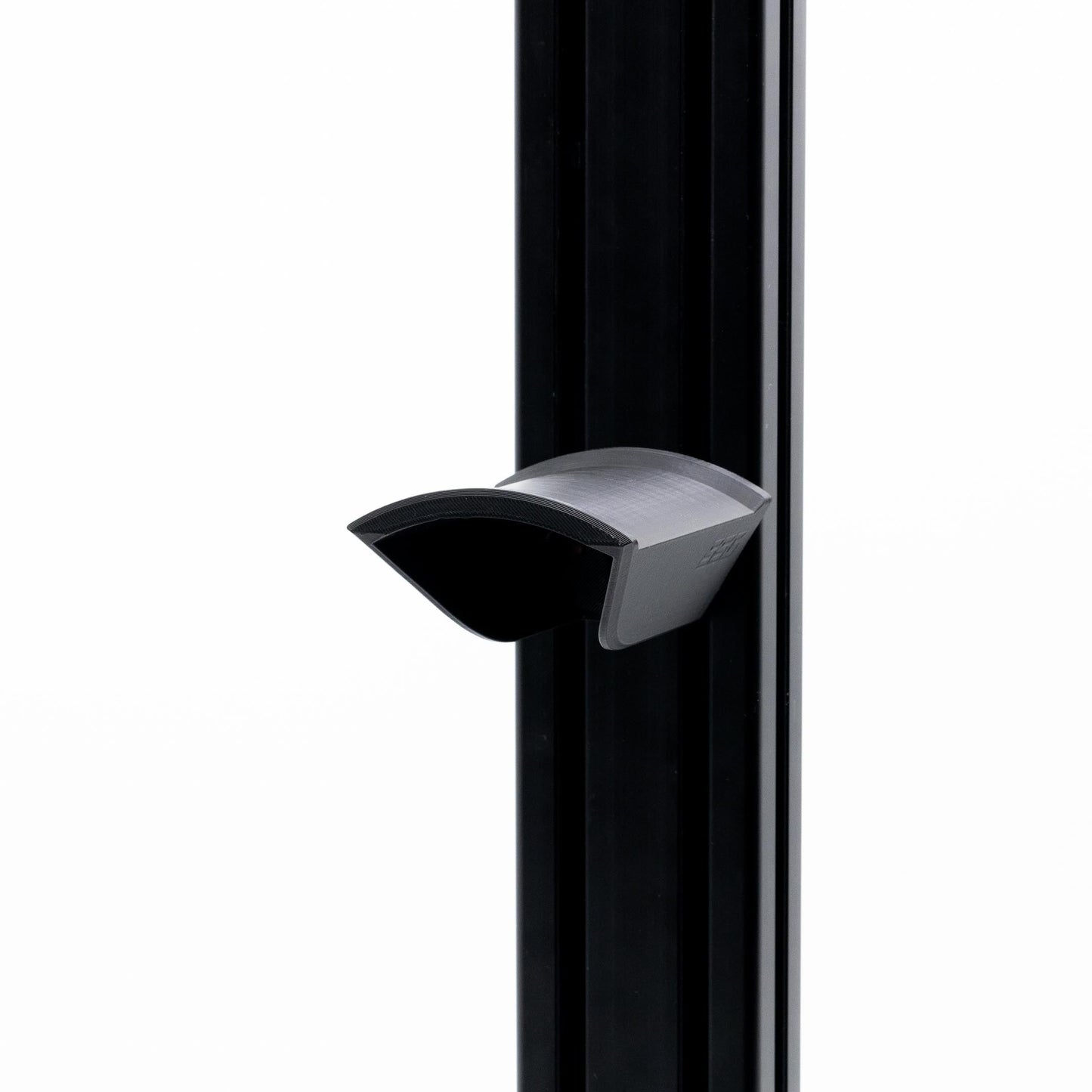 SimSportGadget VR Headset Mount – mounted to aluminum profile cockpit